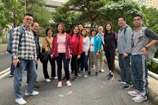 The photograph shows the staff of the Sales of First-hand Residential Properties Authority taking part in the 2019/2020 Hong Kong and Kowloon Walk for Millions of the Community Chest on 5 January 2020.